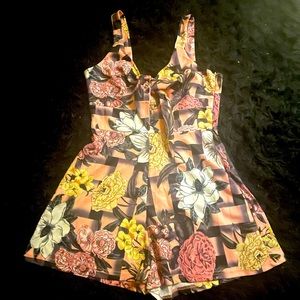 Romper floral size Medium